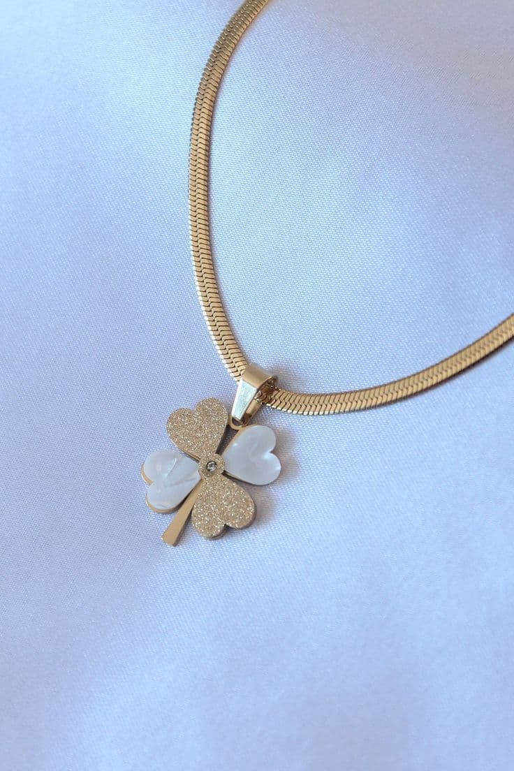 Flower necklace