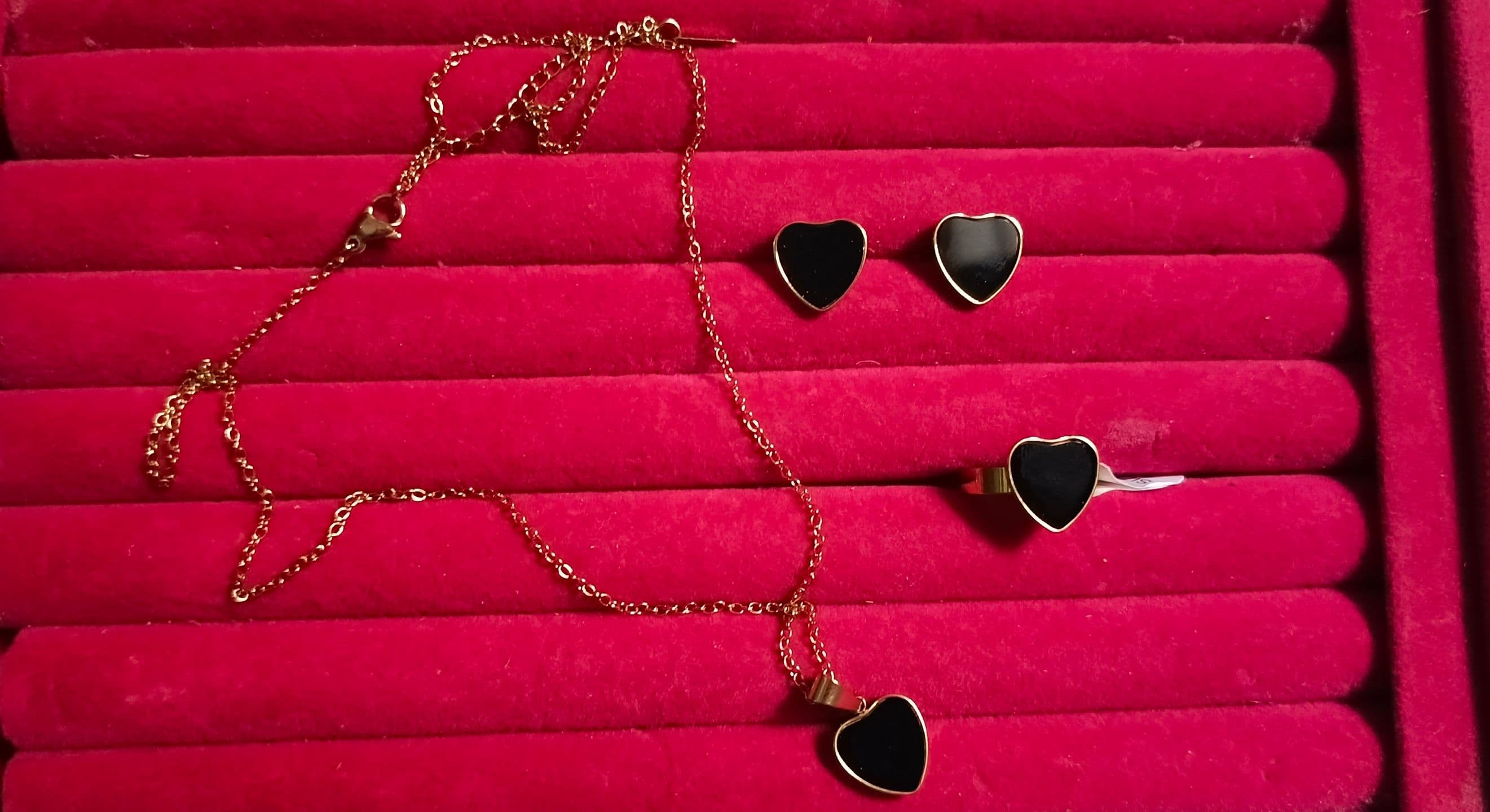 Black heart set